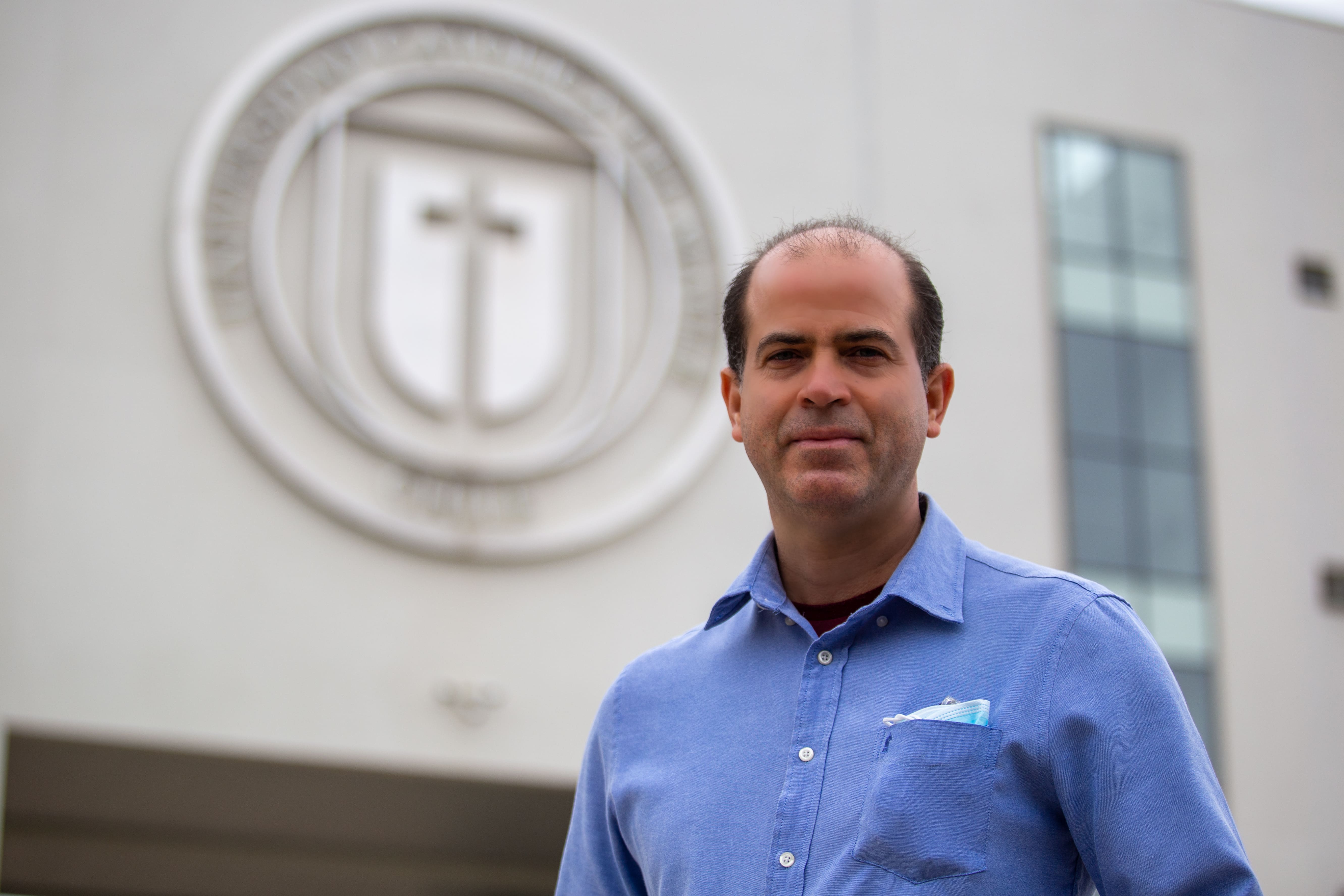 Dr. Erix Hernández