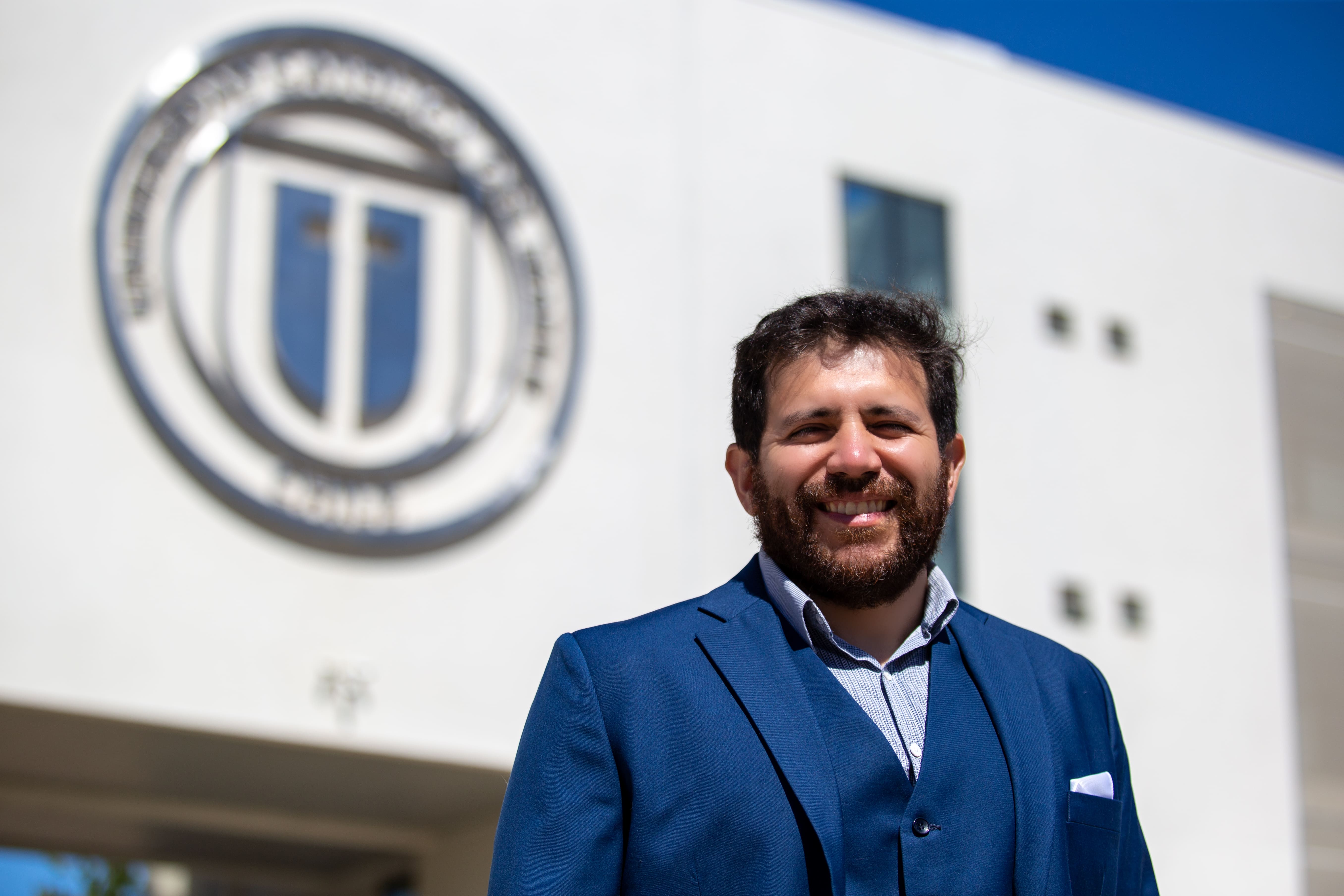 Dr. José Neira Román