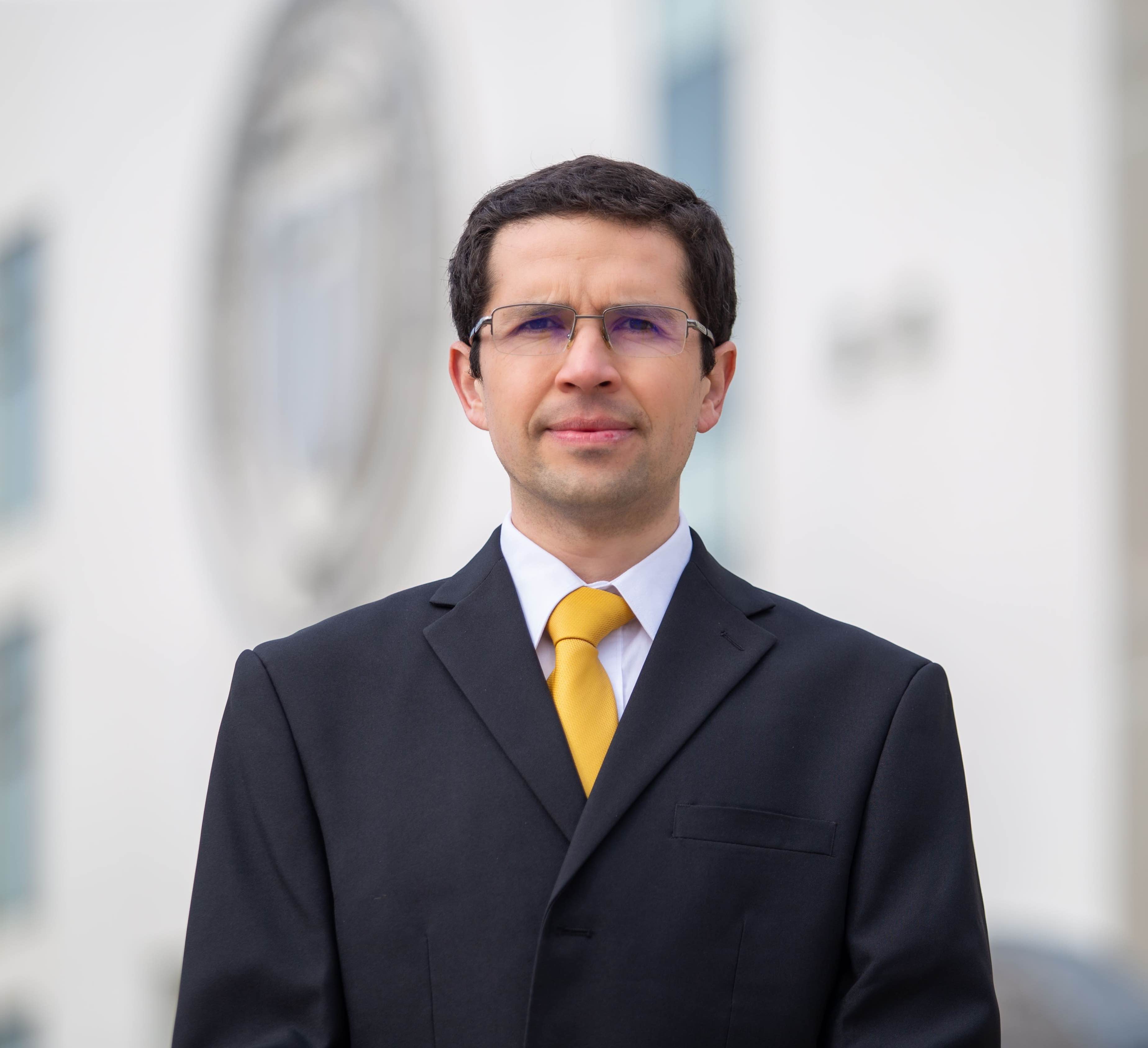 Dr. Leonardo Vasquez Ibarra